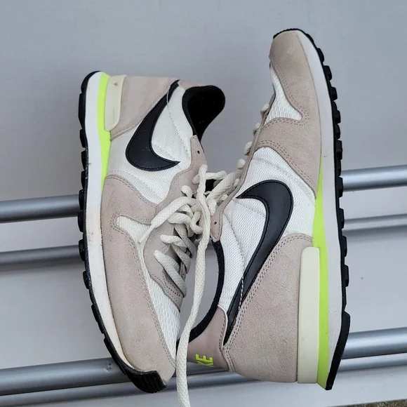 Nike Shoes Nike Internationalist Sneakers Us Size Poshmark